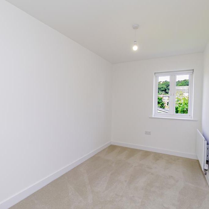 3 bedroom end of terrace house to rent - Photo 1
