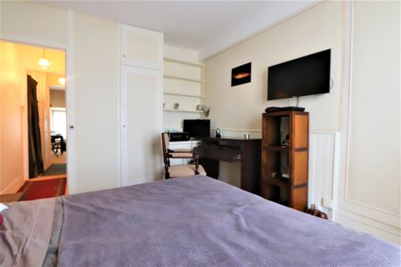 2 PIECES MEUBLE-DERNIER ETAGE AVENUE CHARLES DE GAULE - Photo 5