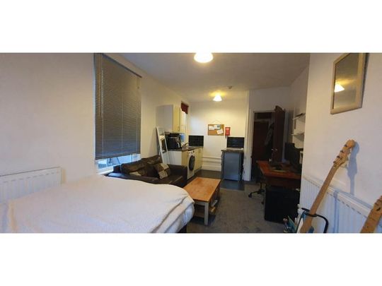 1 bedroom flat to rent - Photo 1