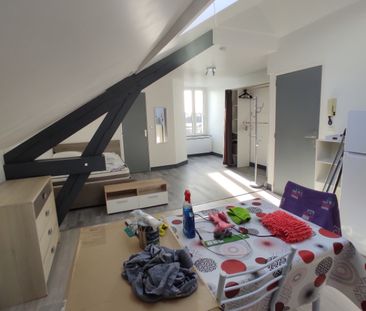 GRAND STUDIO MEUBLÉ - Photo 2