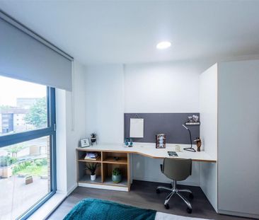 1 bedroom in a flat share to rent - Photo 2