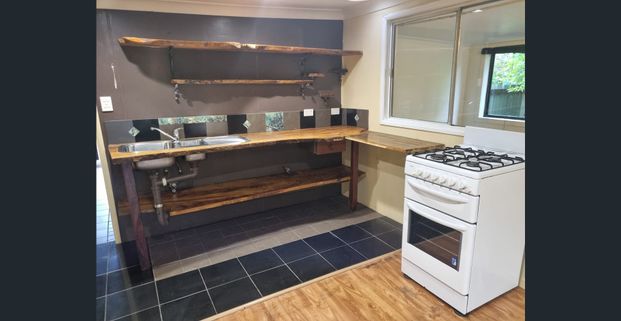 One bedroom flat - Photo 1