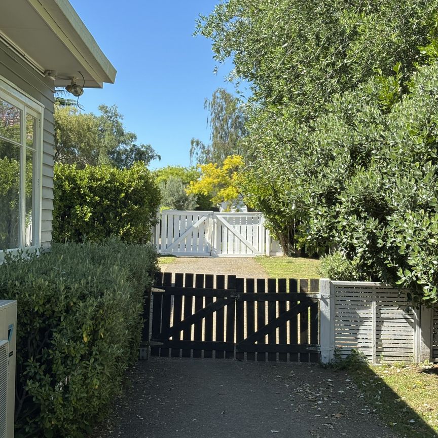 Three bedrooms - Cambridge East - Photo 1