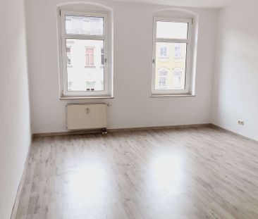 Modernes Laminat - EBK mgl.* - Balkon - WG-gerecht- im 2.OG - Photo 1