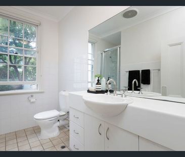 Charming Victorian Terrace in Woollahra Village – Prime Location - Photo 6