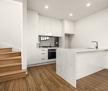 Stylish and Modern Three-Bedroom, Three-Bathroom Home in Prime Foot... - Photo 1