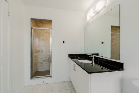 For Lease - 64 DUNDONALD Trail, Newmarket, Ontario - Photo 3