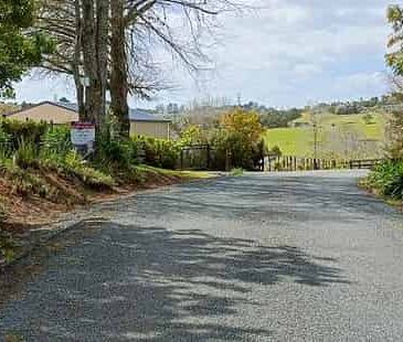 4BR Maunu Retreat with gorgeous views - Photo 4