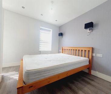 High Road, London N20 - Photo 1