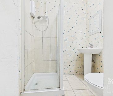 2 bedroom end of terrace house to rent - Photo 5