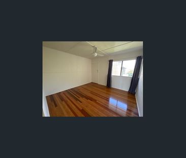 Renovated highset unit in convenient location! - Photo 2