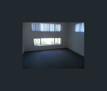 4 BEDROOM FAMILY HOME IN BLACKS BEACH - Photo 4