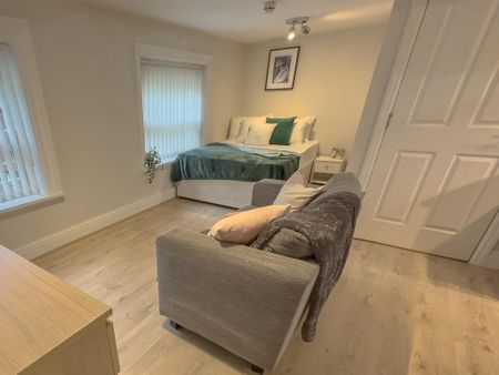 Studio to rent - Photo 2