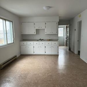 Logement 5 et demi + stationnement à louer - Photo 2