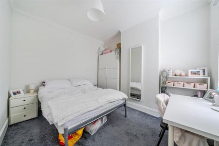 4 bedroom terraced house to rent - Photo 4