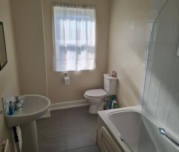 2 bedroom House To Let - Photo 4