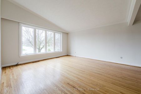 For Lease - 35 Euphrasia Drive, Toronto, Ontario - Photo 4