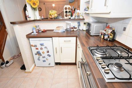 2 bedroom terraced house to rent - Photo 3