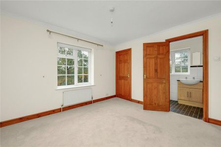 4 bedroom detached house to rent - Photo 5