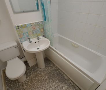 2 Bedroom Apartment - Photo 2