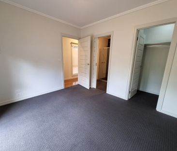 3 Bedroom Home Only around the Corner from Monash University... - Photo 5