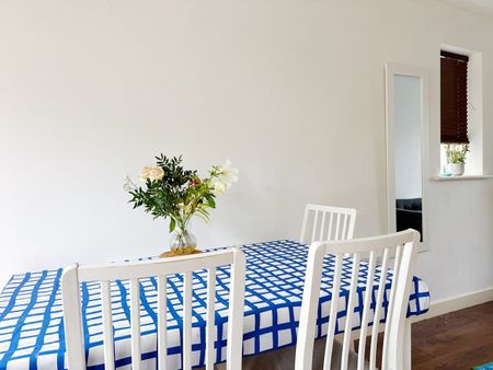 4 Bed Semi-Detached House, James Counsell Way, BS34 - Photo 2