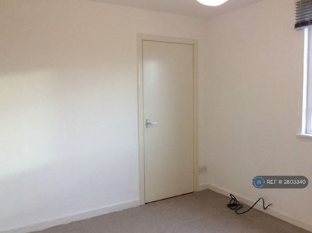 2 bedroom semi-detached house to rent - Photo 3