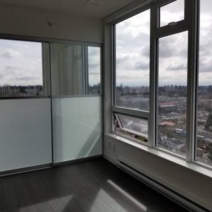 1 Bed + Den 600sf - Central Park near Joyce skytrain / Metrotown - Photo 2