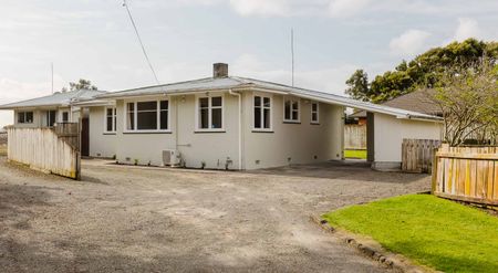 Very tidy 3 Bedroom home - Photo 4