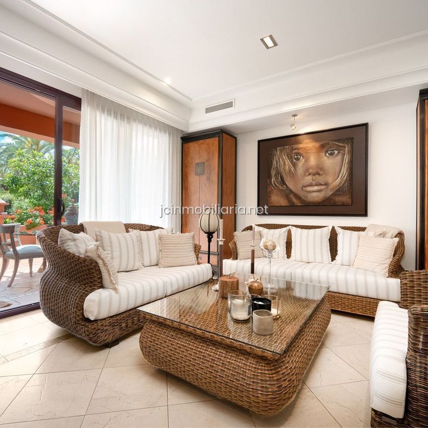 Casa adosada en Marbella, Milla de Oro, alquiler - Photo 1