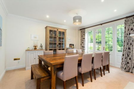 6 bedroom detached house to rent - Photo 2