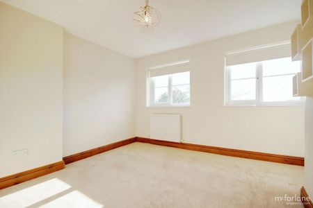 4 bedroom detached house to rent - Photo 2