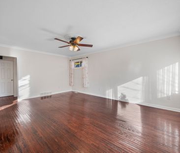 For Lease - 712 Brimorton Drive, Toronto, Ontario - Photo 3