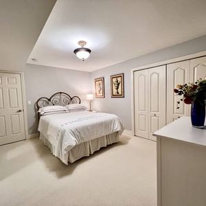 Excellent Location! 2bdmr 1 bath legal suite- $1800 - Photo 2