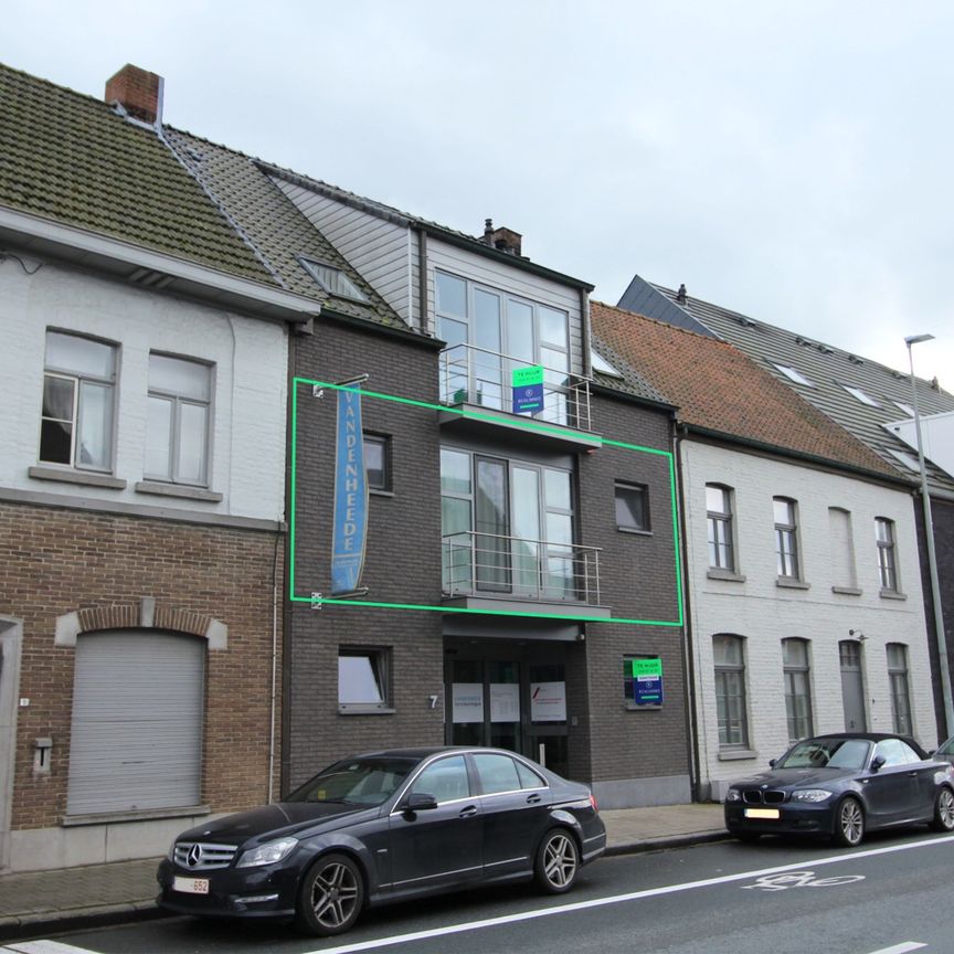 Lichtrijk appartement in hartje Tiegem! - Photo 1