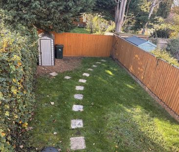 3 bedroom end of terrace house to rent - Photo 2