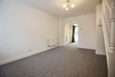 2 bedroom semi-detached house to rent - Photo 2