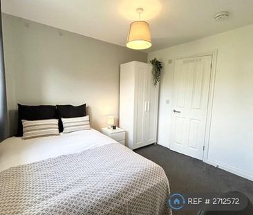 1 bedroom in a house share to rent - Photo 2