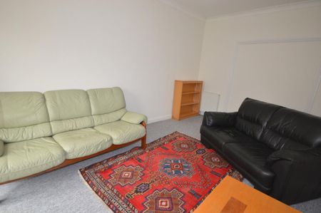 4 bedroom detached house to rent - Photo 3