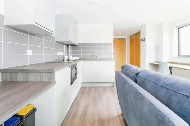 Studio to rent - Photo 1