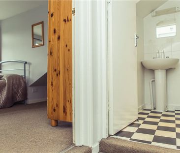 Gardner Road, Guildford, Surrey, GU1 4PG - Photo 5