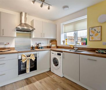 3 bedroom semi-detached house to rent - Photo 6