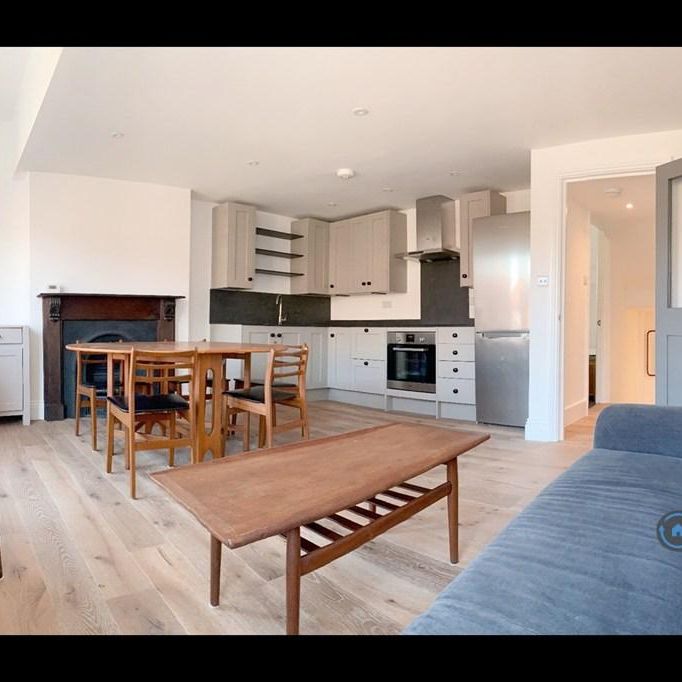 3 bedroom flat to rent - Photo 1
