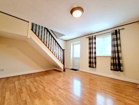 Mulberry Close, Preston - Photo 3