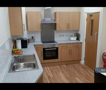 1 bedroom in a house share to rent - Photo 3