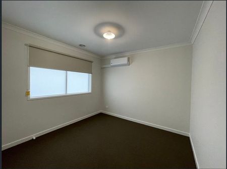5 Socrates Crescent, Officer VIC 3809 - House For Rent | Domain - Photo 4