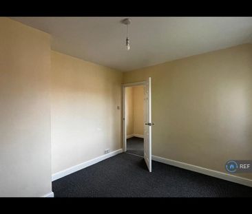 2 bedroom semi-detached house to rent - Photo 6