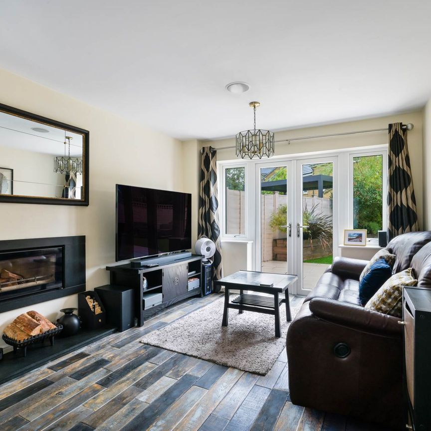 Noble Park, Epsom - Photo 1