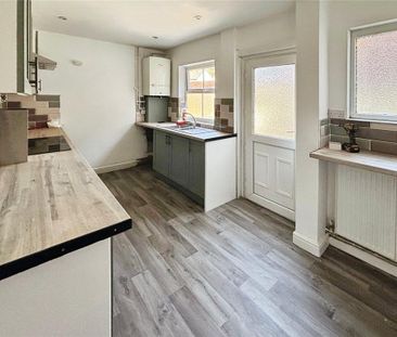 3 bedroom terraced house to rent - Photo 6