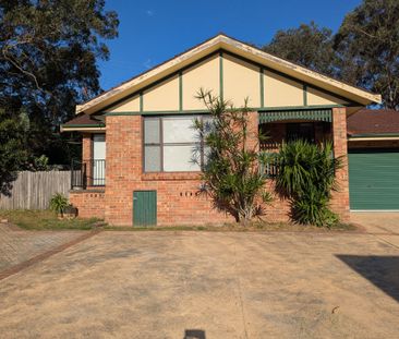 Neat Villa in a Quiet Complex - Photo 2